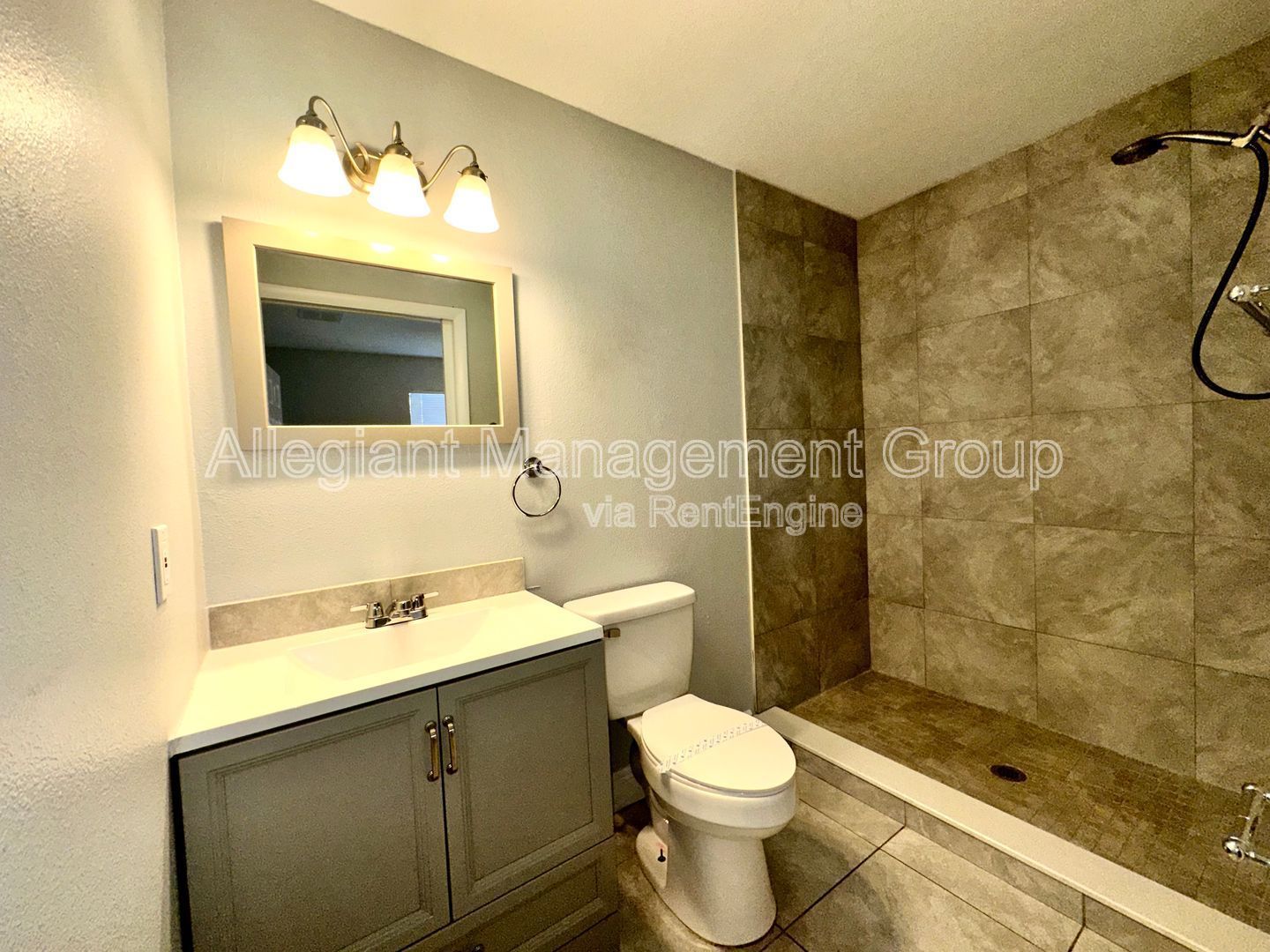 ***COMING SOON*** 3bed/2bath Duplex in Leesburg! property image