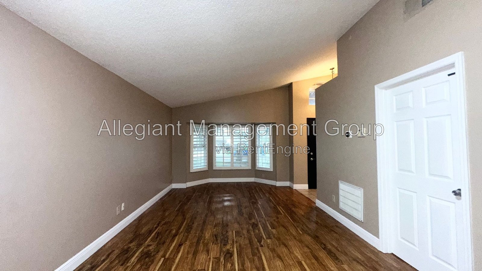 Available Now – 3BR/2BA Home with 2-Car Garage in Orlando property image