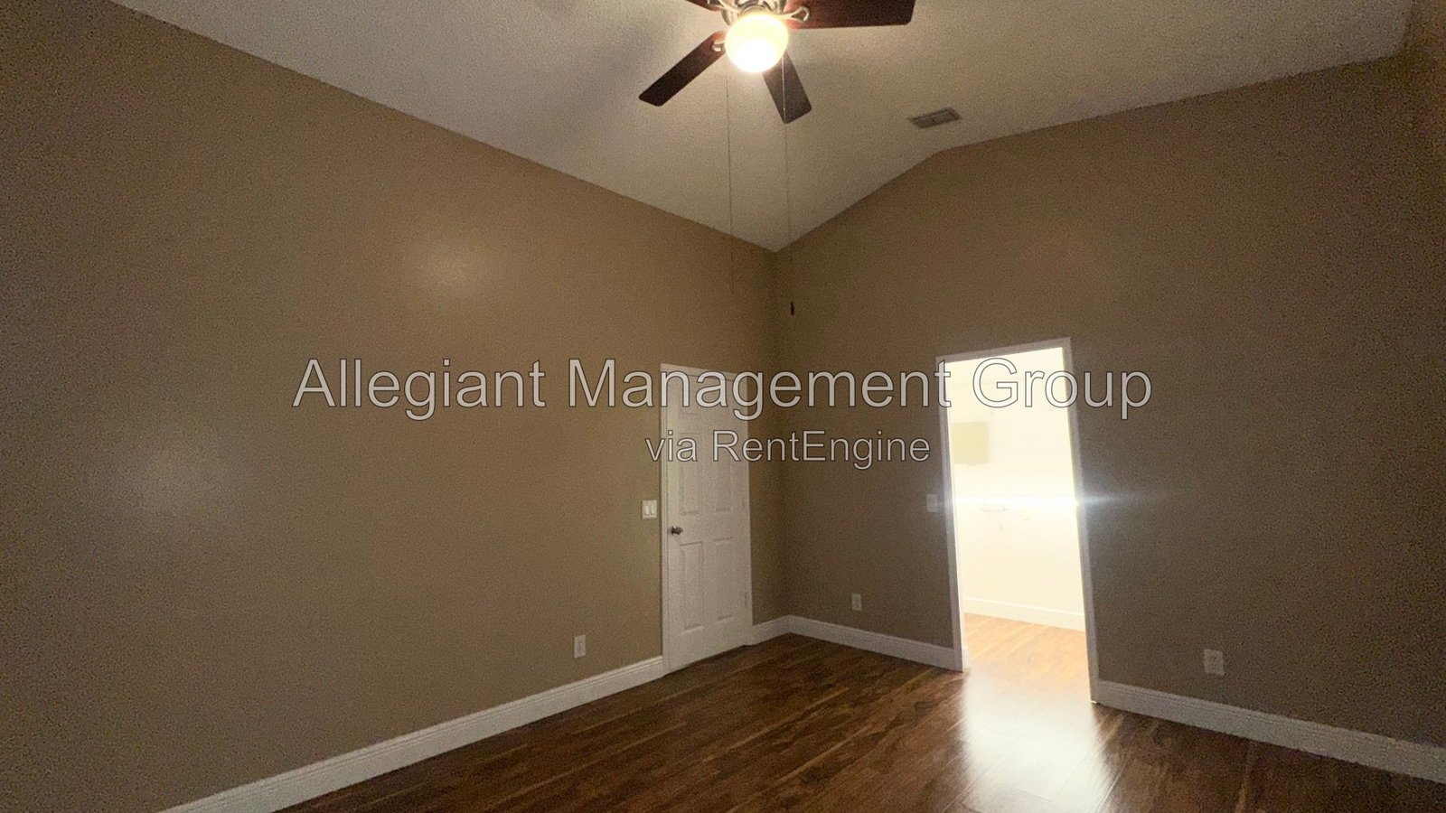 Available Now – 3BR/2BA Home with 2-Car Garage in Orlando property image