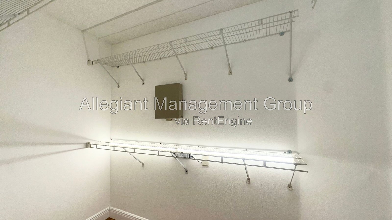 Available Now – 3BR/2BA Home with 2-Car Garage in Orlando property image