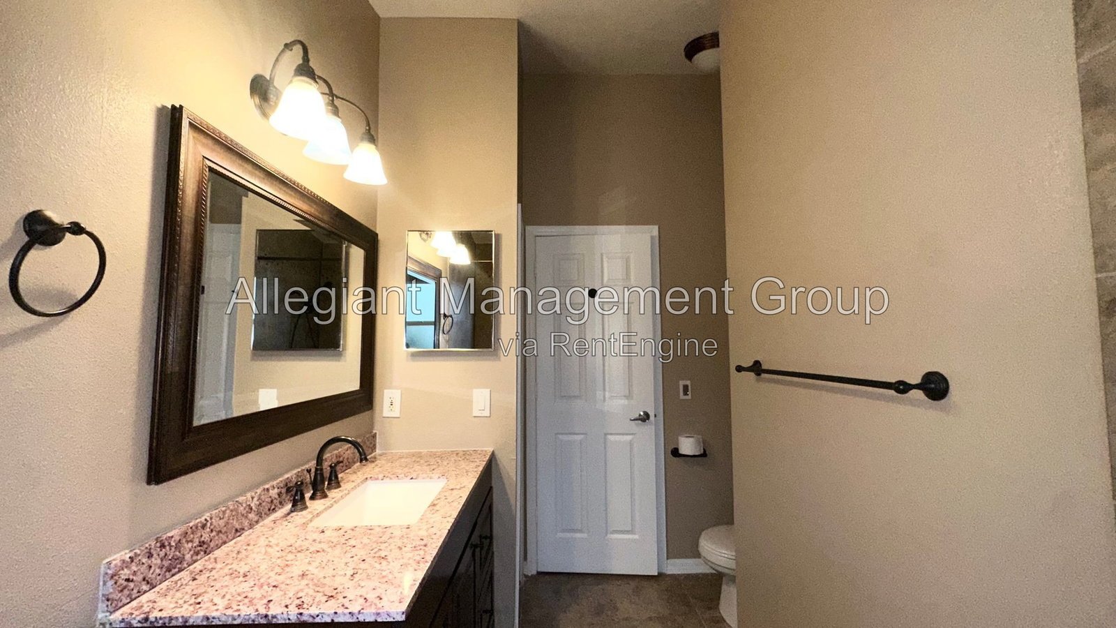 Available Now – 3BR/2BA Home with 2-Car Garage in Orlando property image