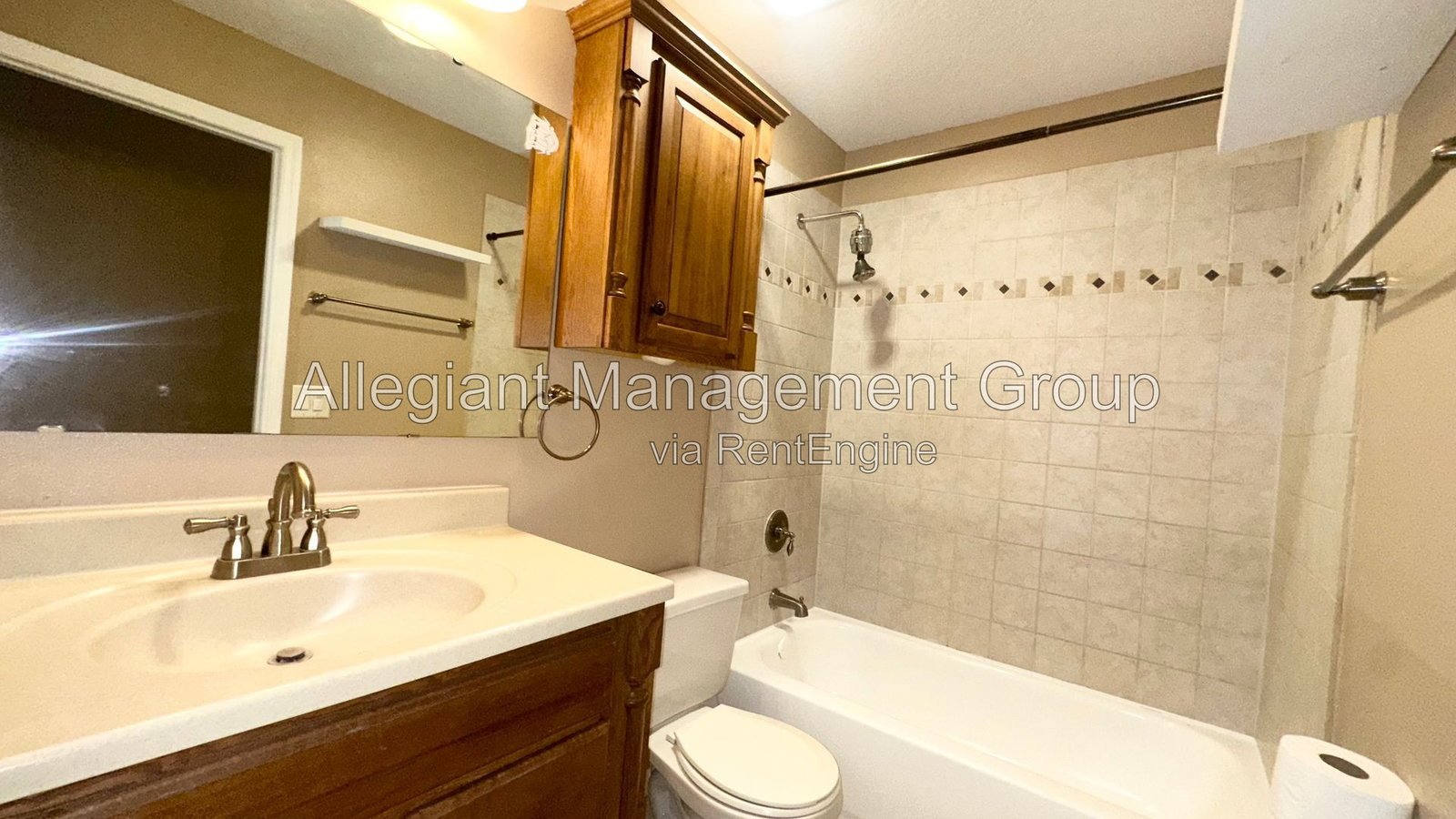 Available Now – 3BR/2BA Home with 2-Car Garage in Orlando property image