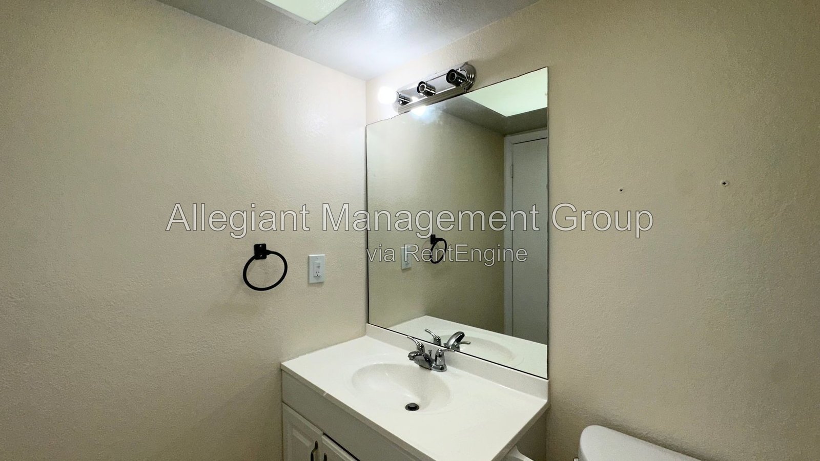 2-Bedroom Condo in Heather Hall, Available Now! property image