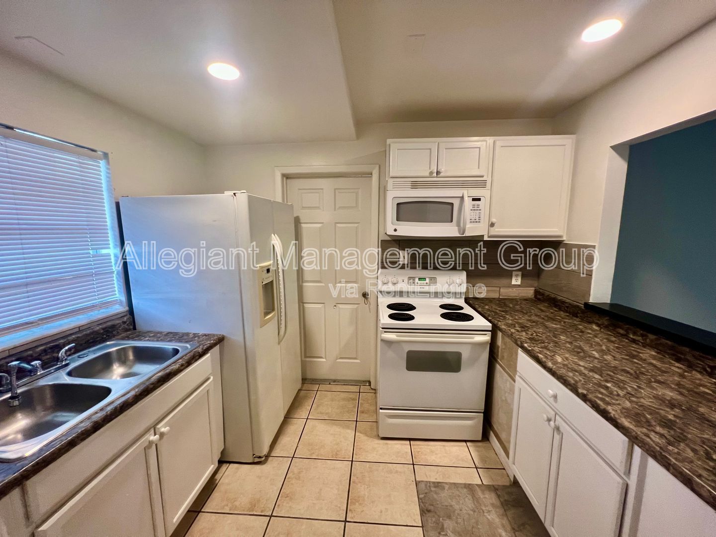 **Half-Month Off Move-In Special** 2 Bedroom Duplex w/ 1 Car Garage in Poinciana For Rent! *Utility Allotment Included** property image
